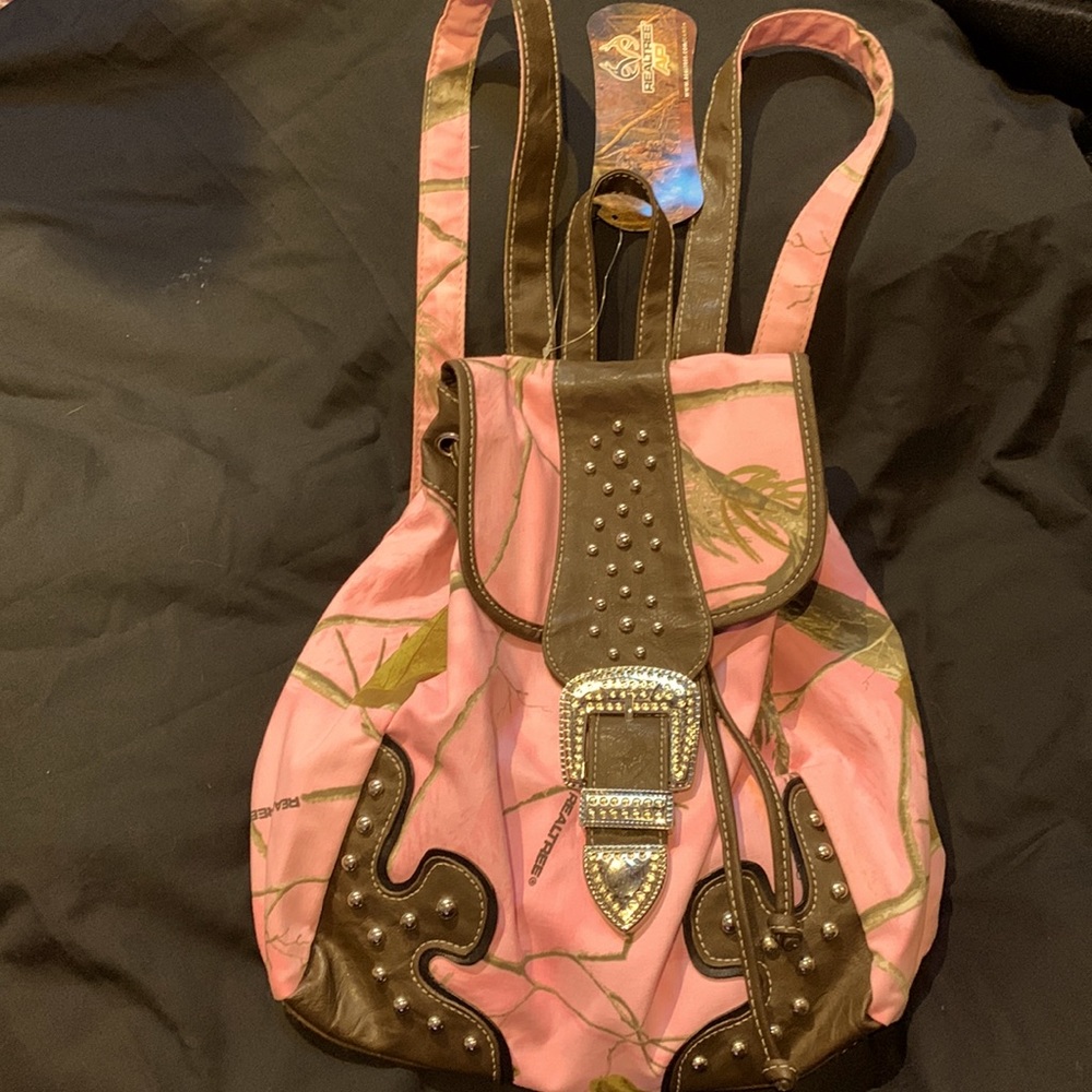 Pink Camouflage Realtree backpack 🎒 New! With Tags 🏷